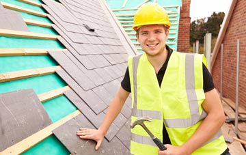 find trusted Lumphinnans roofers in Fife